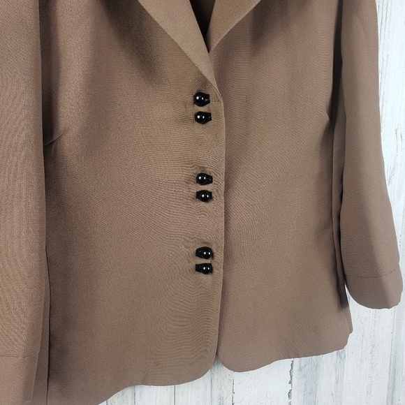 Studio i tan suit blazer women's plus size 14 - Picture 3 of 10